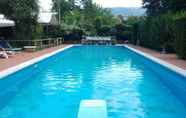 Swimming Pool 4 Magione B&B