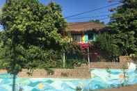 Kolam Renang Confetti House