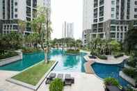 Swimming Pool J.J Belle Condo in Bangkok