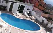 Kolam Renang 7 Holiday Home Emblema - Adults Only