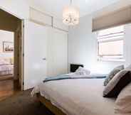 Kamar Tidur 4 AERIN, 2BDR Melbourne Apartment