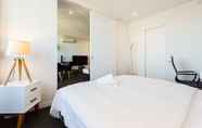 Bilik Tidur 4 SANTERI, 2BDR Melbourne Apartment