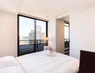 Bilik Tidur 2 SANTERI, 2BDR Melbourne Apartment