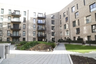 Exterior Pontoon Dock Apartment