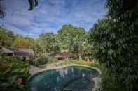 Kolam Renang Cardamom County by Xandari