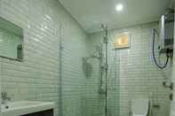 Toilet Kamar Azar Boutique Hotel