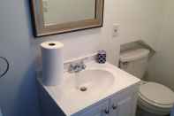 In-room Bathroom BlueWavePlace Central NJ - Piscataway