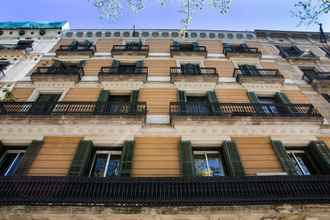 Bên ngoài 4 Born Barcelona Hostel - Adults Only