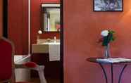 In-room Bathroom 3 Relais de l'Oustau Camarguen