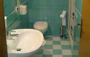 In-room Bathroom 3 Hotel Albergo Italia