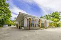 Exterior Dhigurah Retreat Beach