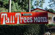 Bangunan 2 Tall Trees Motel