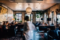 Bar, Cafe and Lounge Native Hostel Austin
