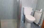 Toilet Kamar 6 Casa Port Tropical