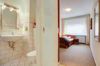 In-room Bathroom Centro Hotel Consul Kiel by INA