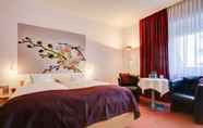 Bedroom 2 Centro Hotel Consul Kiel by INA