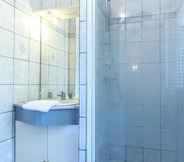 In-room Bathroom 3 Montmartre Apartments - Monet