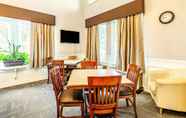 ห้องนอน 2 Econo Lodge Inn & Suites Radford-Blacksburg Area