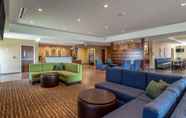Lobby 5 Comfort Inn & Suites – Harrisburg Airport – Hershey South