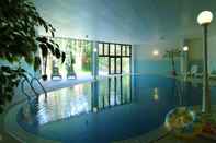 Kolam Renang Forest Resort Yamanote Hotel