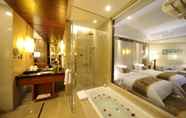 In-room Bathroom 6 Wanda Realm Xiamen North Bay