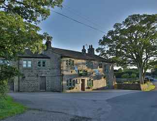 Exterior 2 Timble Inn