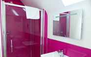 In-room Bathroom 5 Lord Galloway 33, Newton Stewart