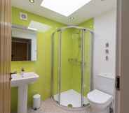 In-room Bathroom 4 Lord Galloway 33, Newton Stewart