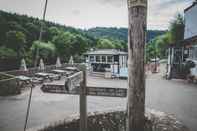 Exterior Ye Old Ferrie Inn