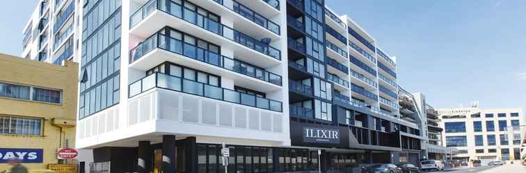 Exterior Ilixir Apartments by Ready Set Host