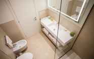 In-room Bathroom 4 Modica Beach Resort