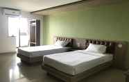 Bilik Tidur 3 Lopburi Residence Hotel