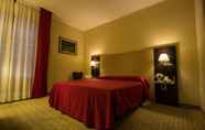 Bedroom 7 Hotel Terme Pellegrini