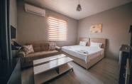 Kamar Tidur 4 Edrin Hotel