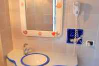 In-room Bathroom Dependance La Caletta