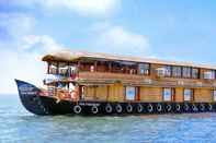 Exterior Jct Houseboats