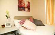 Kamar Tidur 6 Warwick Home Lisca House