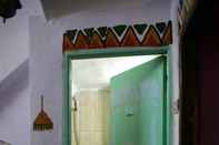 Toilet Kamar Colly Nubian House