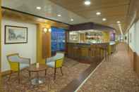 Bar, Cafe and Lounge Queen Elizabeth 2 Hotel