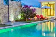 Swimming Pool Sunset villa