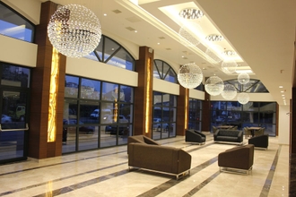 Lobby 4 Grand Vaves Otel