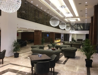 Lobby 2 Grand Vaves Otel