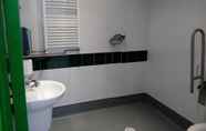 Toilet Kamar 3 Hostel de las Facultades