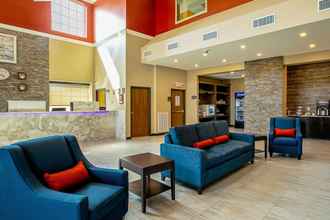 Lobi 4 Comfort Suites Fishkill near Interstate 84