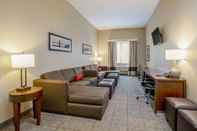 Common Space Comfort Suites Fishkill near Interstate 84