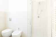 Toilet Kamar Tangram House - Apulia Holiday