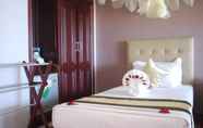 Kamar Tidur 6 Golden Beach Resort Hotel