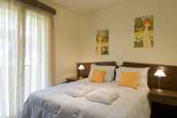 Bedroom Makis Inn Resort
