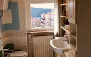 In-room Bathroom 2 Charming Home in Peschici