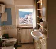 In-room Bathroom 2 Charming Home in Peschici